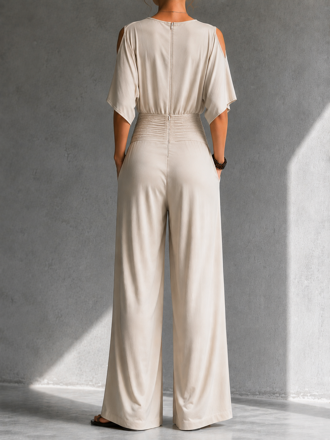 Valerie™ | Elegantní overal s výstřihem do V a širokými nohavicemi